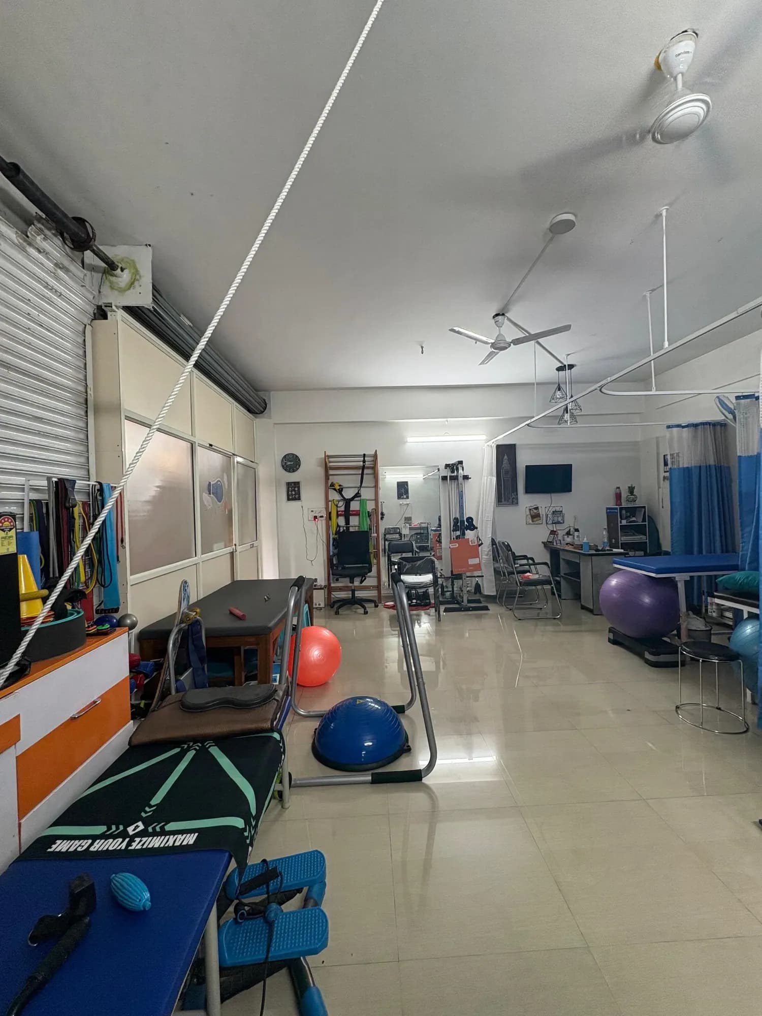 Lower back pain treatment in JP Nagar Bengaluru — Pro Physiotherapy JP Nagar 8th Phase 560076 dedicated back pain treatment bay, sciatica, disc herniation, mechanical lumbar pain, physio session with McKenzie and neural glide protocols