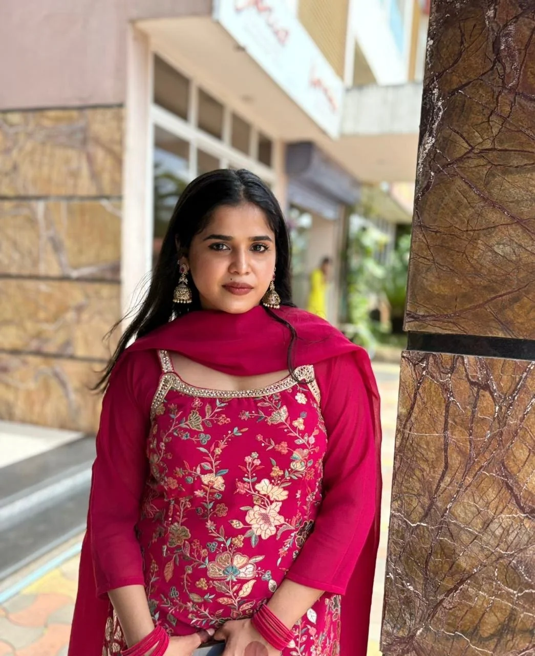 Iram Areef Mujawar MPT UK HCPC registered physiotherapist Bangalore PH149292 female physio JP Nagar